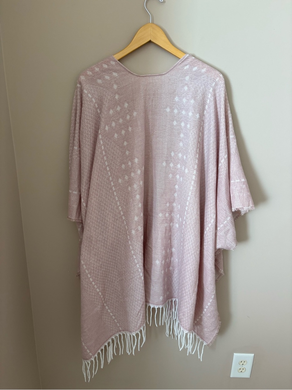 Gentle Fawn Blush Pink Fringed Throw Poncho NWTS Sz XS/S - Picture 6 of 6